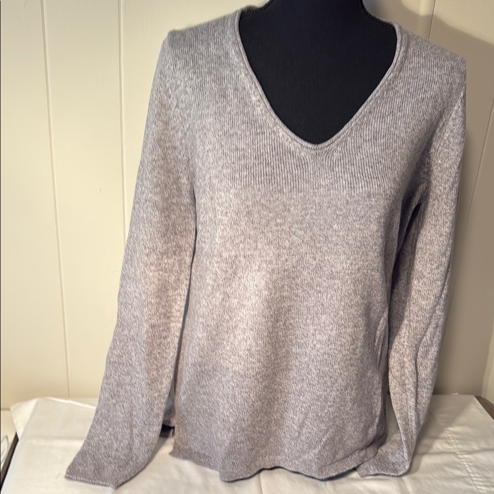 Old Navy Gray V-Neck Sweater Soft Knit